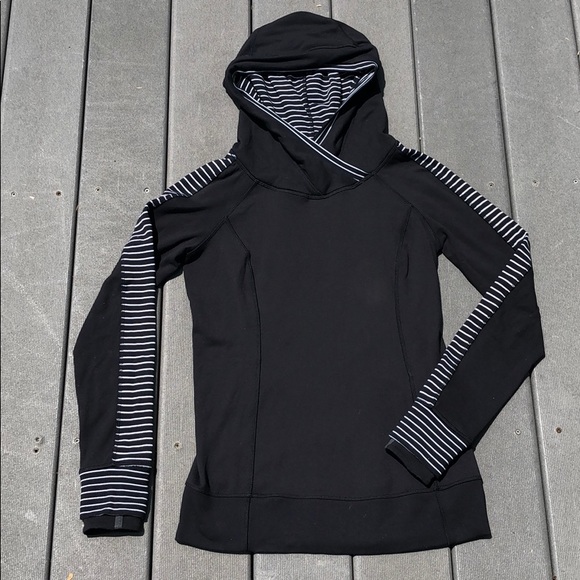 lululemon athletica Tops - RARE 🖤Lululemon black and white hoodie🖤